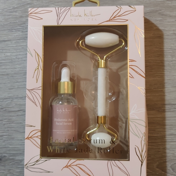 NIB Nicole Miller Facial Roller and Serum. - Picture 2 of 6